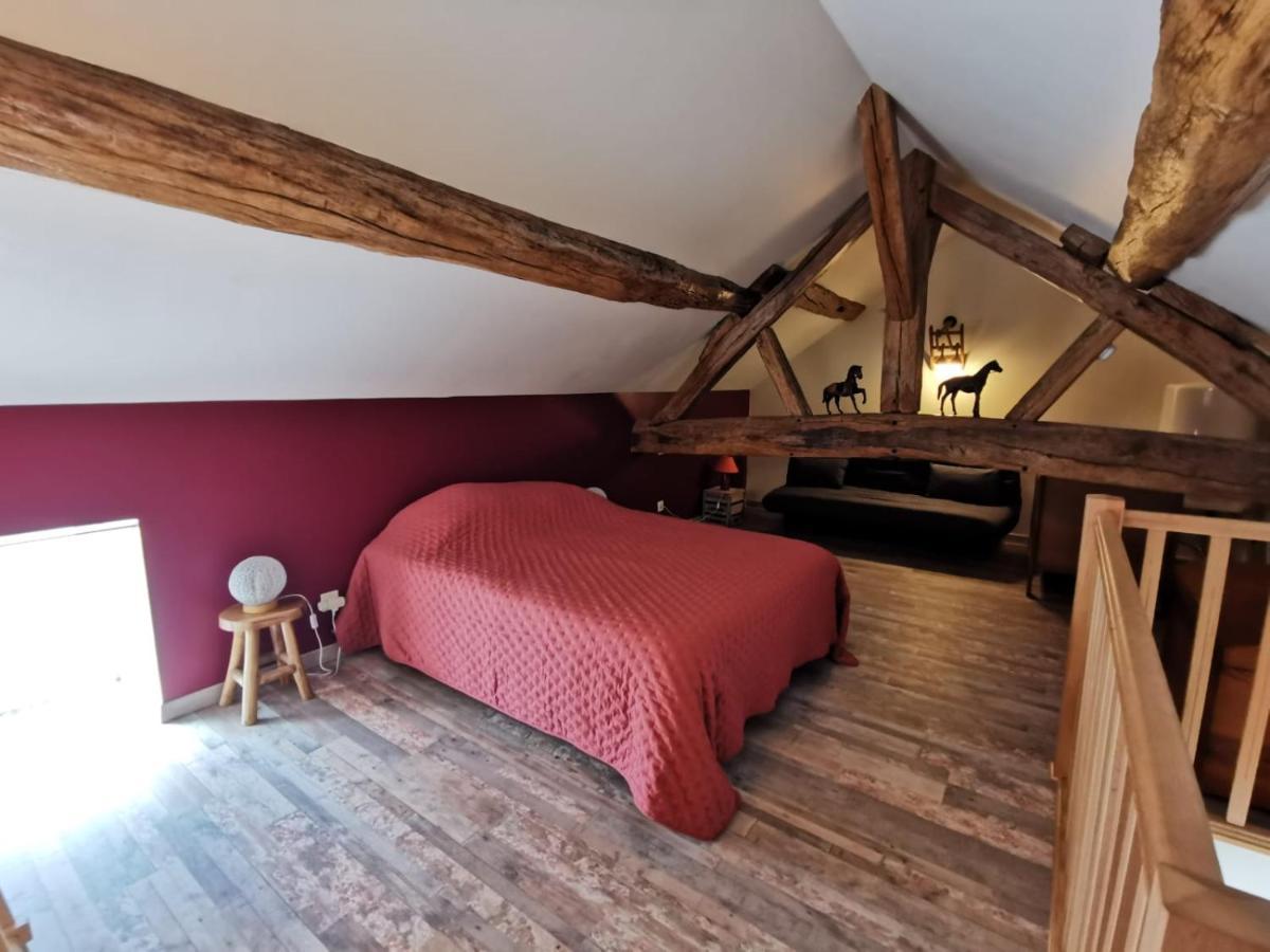 Holiday home Les Ecuries Saserang Mouilleron