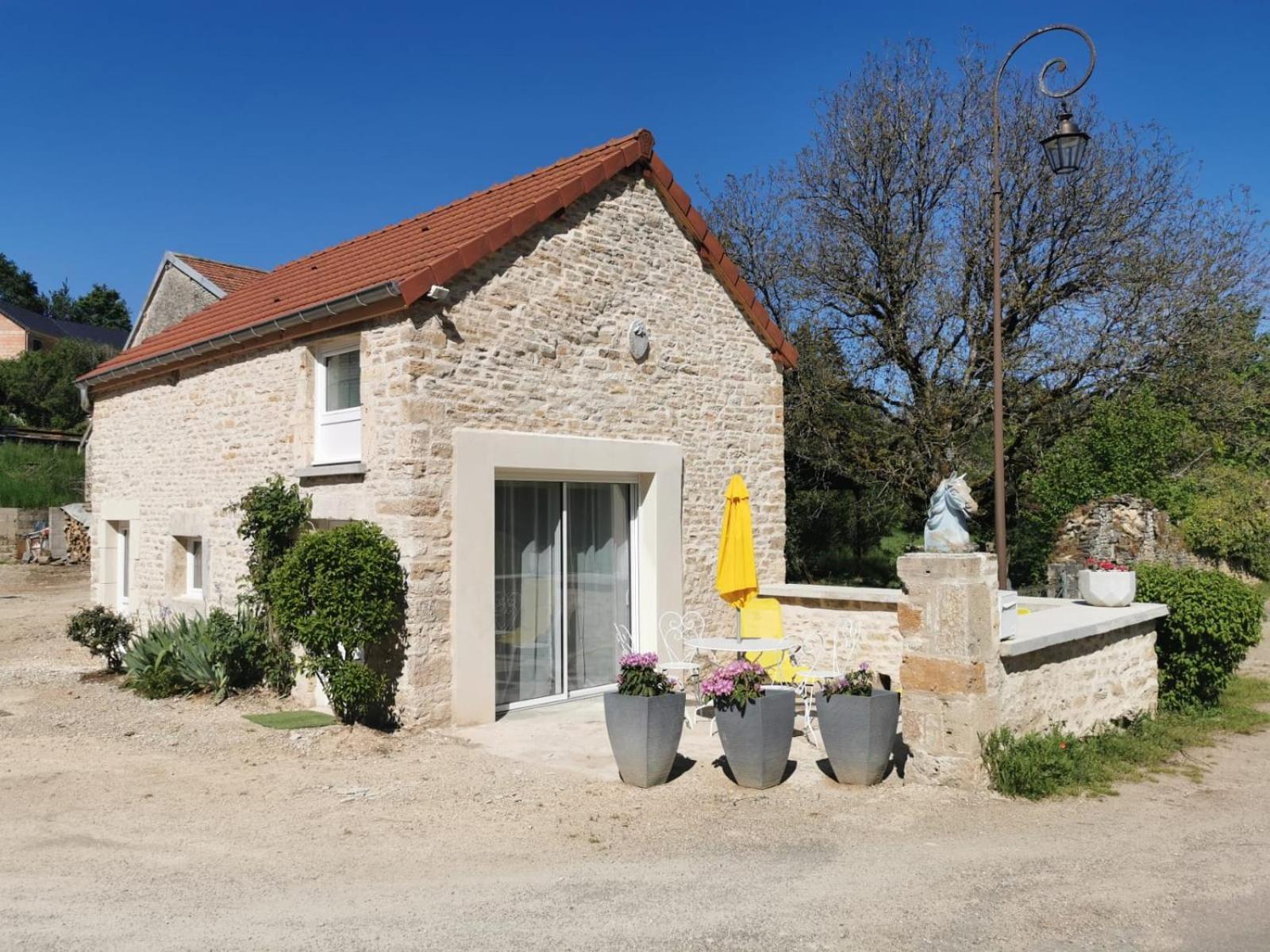 Les Ecuries Saserang * Mouilleron